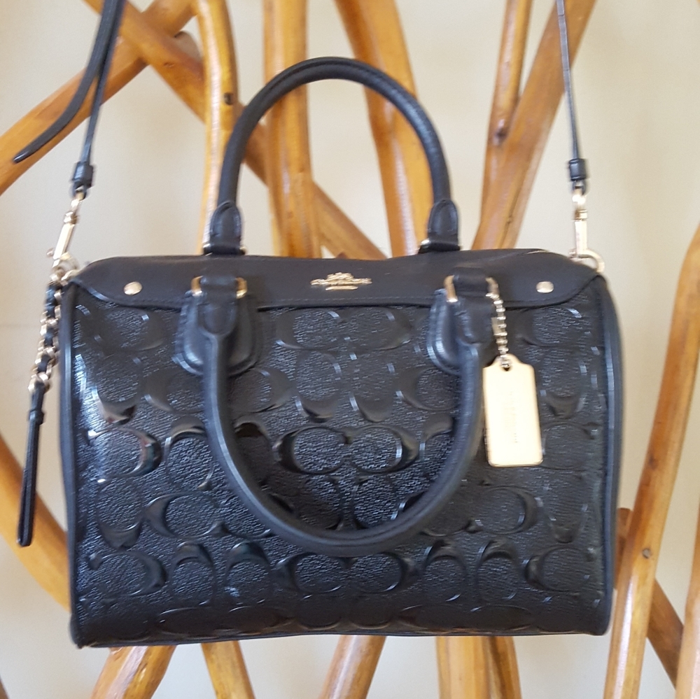 COACH SIGNATURE DEBOSSED PATENT MINI BENNETT